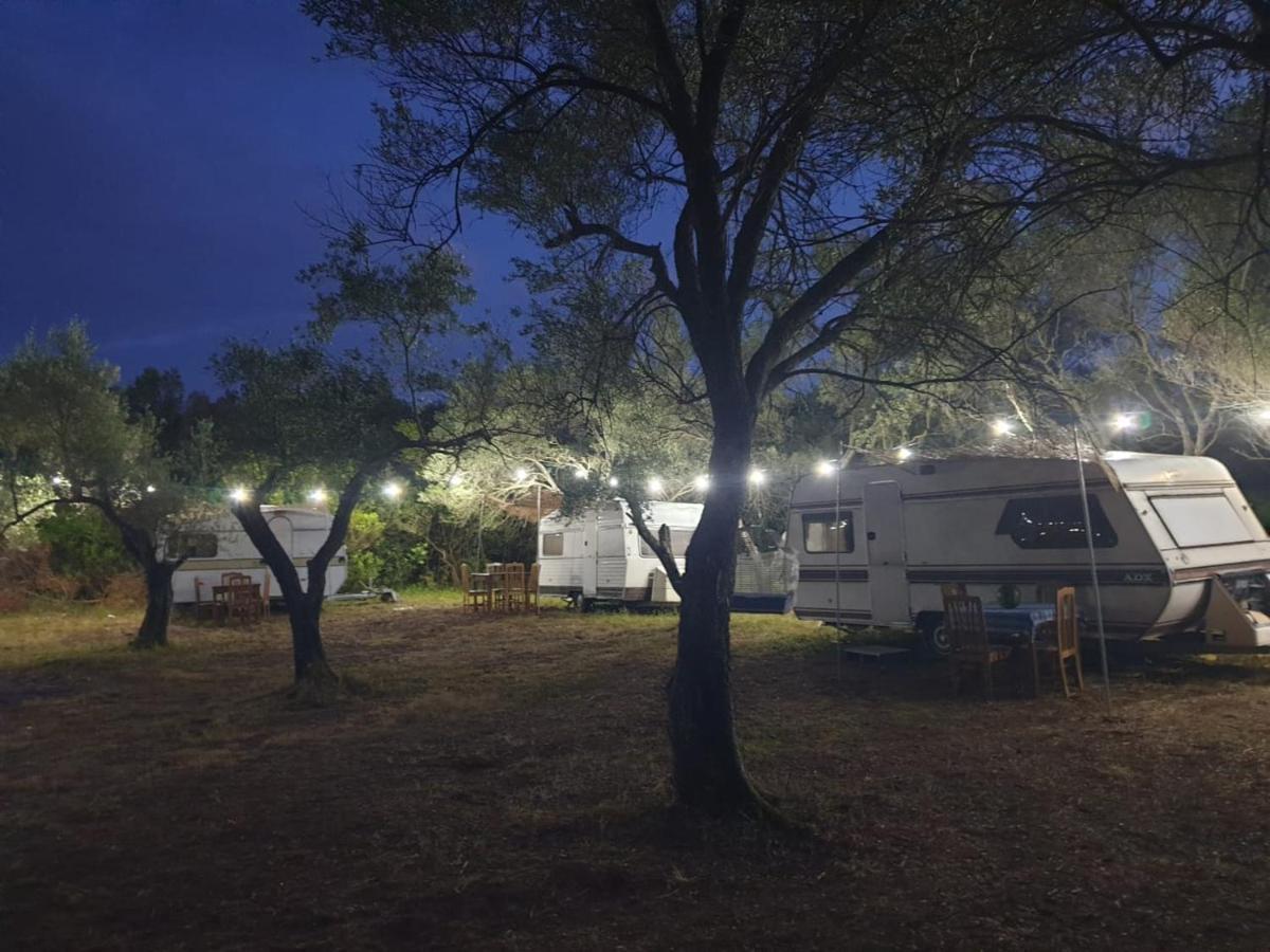 Aquariumi Jale Camping Ξενοδοχείο Εξωτερικό φωτογραφία