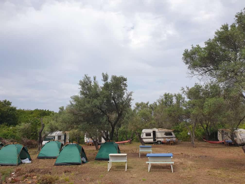 Aquariumi Jale Camping Ξενοδοχείο Εξωτερικό φωτογραφία