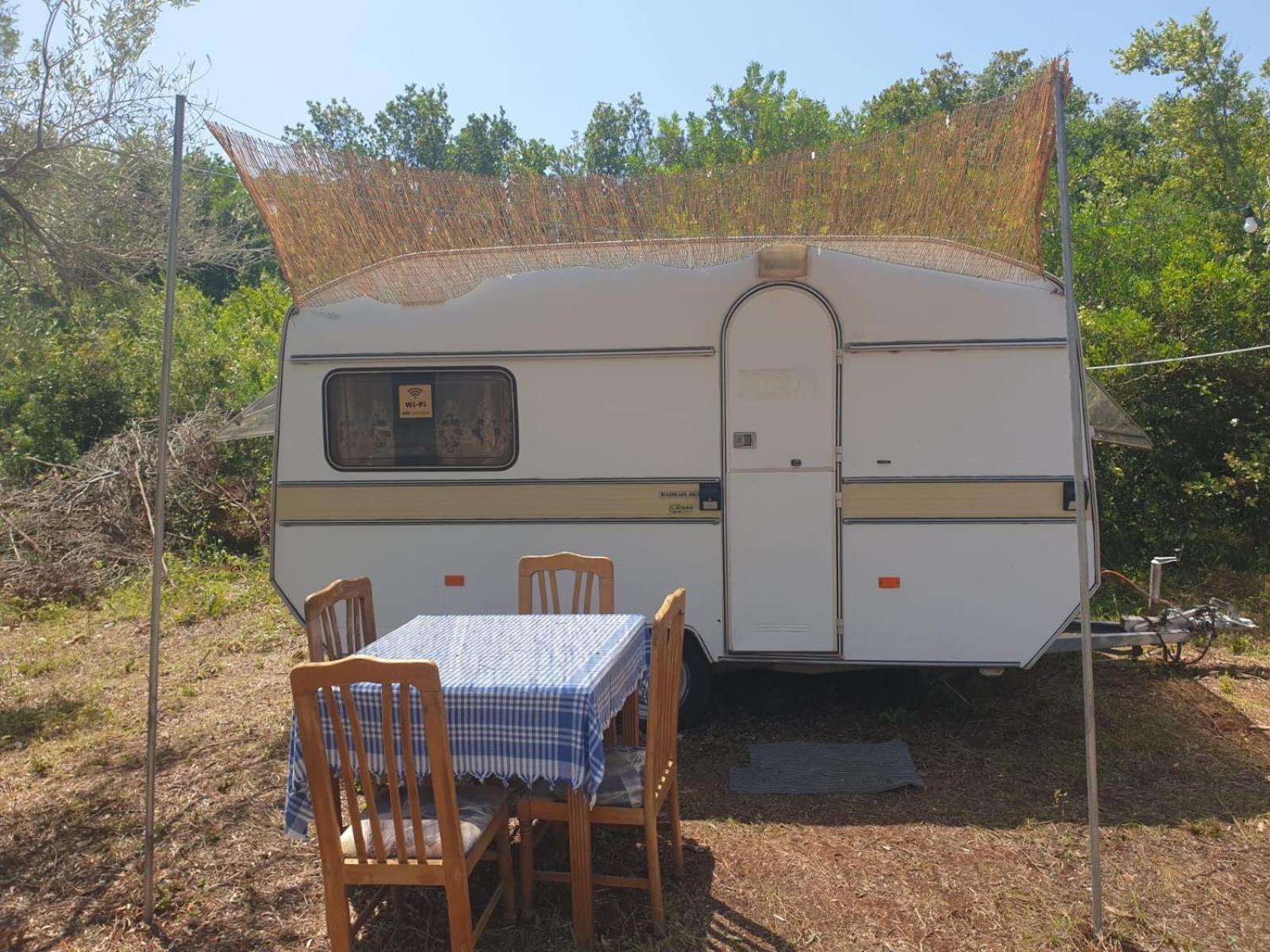 Aquariumi Jale Camping Ξενοδοχείο Εξωτερικό φωτογραφία