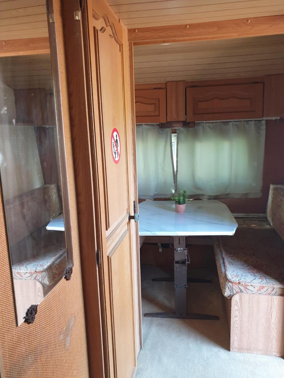 Aquariumi Jale Camping Ξενοδοχείο Εξωτερικό φωτογραφία